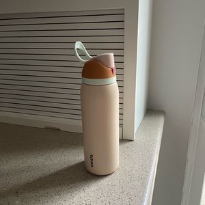 Owala Water in the Desert 40oz freesip